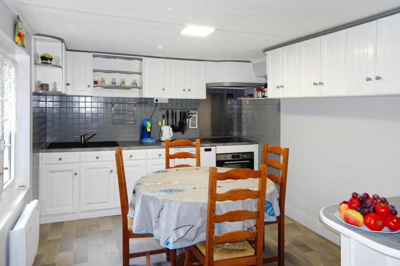 Holiday Home, Plourivo Kültér fotó